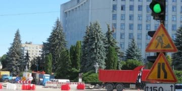 На два дні повністю перекриють рух транспорту вулицею Грушевського у Тернополі