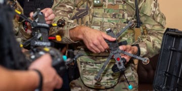 Начальник Тернопільської ОВА передав дрони для бійців спецпідрозділів поліції