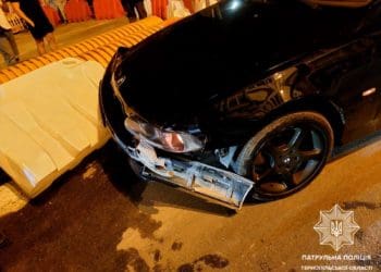 “Прихильник форсажу” потрапив у ДТП у центрі Тернополя, де ремонтують дорогу