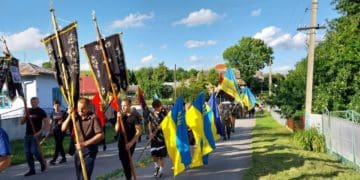 На щиті зустріли захисника України Олега Чипчура жителі Козівської громади