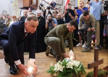 Польща натякає, що жде від Києва згоди на ексгумацію усіх жертв Волинської трагедії