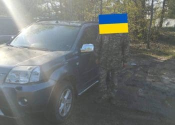 Ще два автомобілі передали на фронт волонтери «Української команди» Тернопільщини