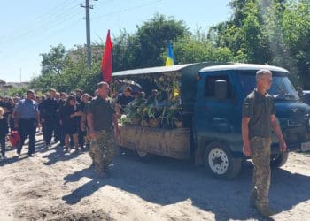 Козівська громада провела в останню путь воїна Олега Чипчура