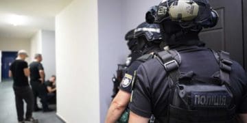 Кіберполіція викрила групу зловмисників у шахрайстві під виглядом інвестування у казино