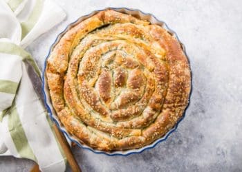 Пиріг із сиром та шпинатом спанакопіта – неперевершена класика