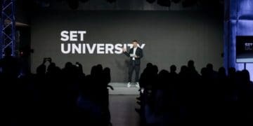 Магістерські програми в SET University отримають стипендіальну програму