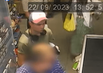 Тернополяни можуть допомогти впізнати крадія телефона