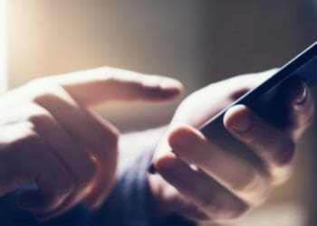 Тернополянин продав телефон за фальшиві долари