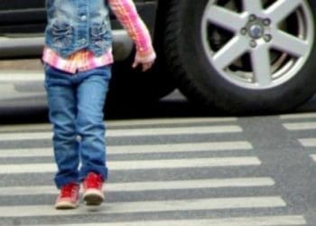 Водій не помітив 5-річну дитину на дорозі у Кременці