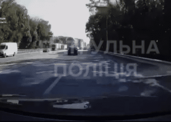 водійка ягуара у тернополі