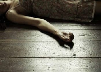 дівчина хотіла вкоротити віку