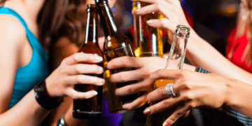 алкоголь неповнолітньому