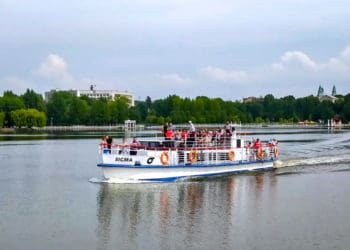 теплохід військовий