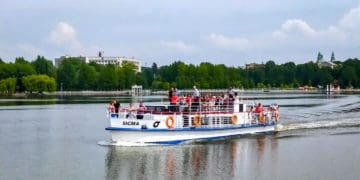 теплохід військовий