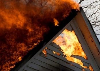 Пожежа спалахнула у будинку 95-річної жительки Бережан