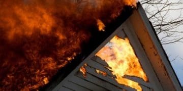 Пожежа спалахнула у будинку 95-річної жительки Бережан