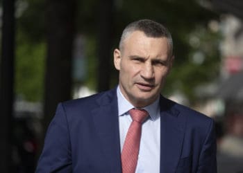 Київський міський голова відзначив почесною грамотою тернопільський благодійний фонд "Хвилі змін"