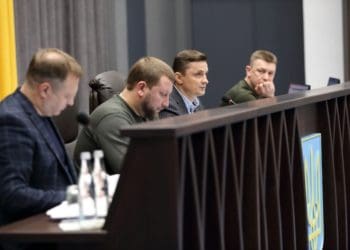 Військовий з Тернополя і колишній депутат оприлюднив дані вражаючих заробітків працівників облради за 2023 рік