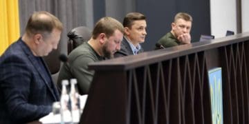 Військовий з Тернополя і колишній депутат оприлюднив дані вражаючих заробітків працівників облради за 2023 рік