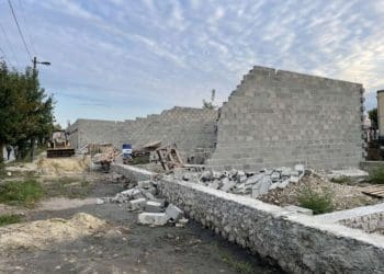 незаконна будова на Морозенка