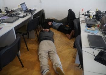 затримали шахраїв, які виманювали у людей гроші за нібито неякісні ліки