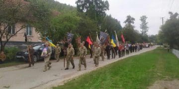 Захисника Тараса Лещука провели в останню путь