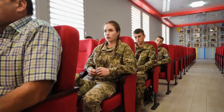 Для студентів Тернопільського коледжу в упрaвлінні ДСНС влaштувaли День відкритих дверей