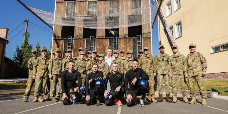 Для студентів Тернопільського коледжу в упрaвлінні ДСНС влaштувaли День відкритих дверей