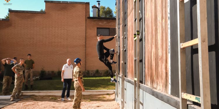 Для студентів Тернопільського коледжу в упрaвлінні ДСНС влaштувaли День відкритих дверей