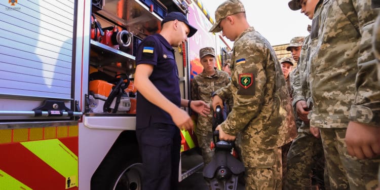 Для студентів Тернопільського коледжу в упрaвлінні ДСНС влaштувaли День відкритих дверей