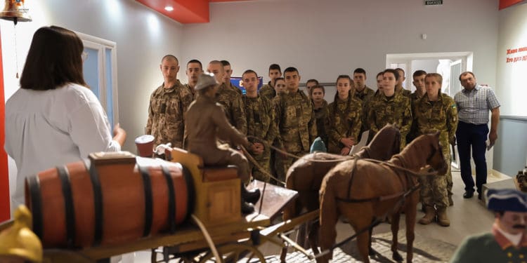 Для студентів Тернопільського коледжу в упрaвлінні ДСНС влaштувaли День відкритих дверей