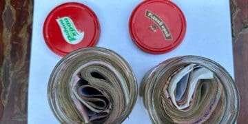 закопала скарб на городі і забула де саме