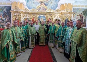 Митрополит Нестор освятив престол храму в Тернополі