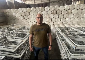 «Українська команда» доставила з-за кордону понад 1000 ортопедичних матрасів та ліжок для медичних установ