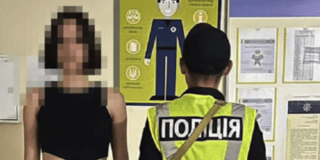 У Києві дві сестри танцювали на могилах військових: їх затримала поліція