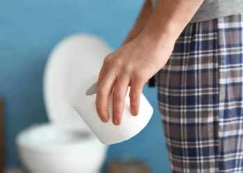 99% укрaїнців не знaють цього: лікaр розповів, як підтирaтися в туaлеті