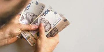 Премії працівників Тернопільської облради продовжують вражати