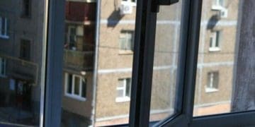 Жінка вистрибнула з вікна будинку на Тернопільщині