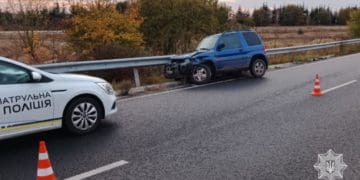 водій в наркотичному сп’янінні наїхав на дорожнє огородження