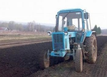 Чоловік потрапив під колесо трактора у Вишнівецькій громаді