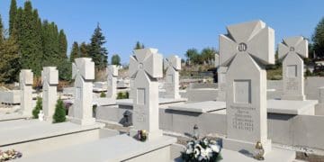 У Тернополі родина загиблого воїна вирішила "виділити" його поховання серед інших на пантеоні