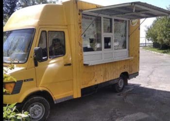 Тернопільський благодійний вуличний ресторан "Жовтий фартух"