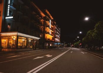 У Тернополі водій Mercedes катався в комендантську годину