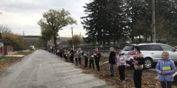 На щиті зустріли молодого захисника Радомира Олійника у Гусятинській громаді