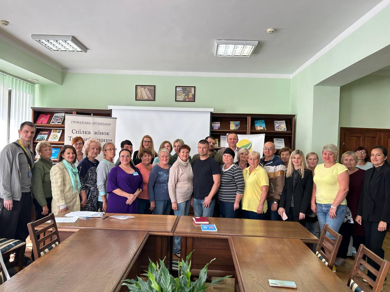 Зустріч із ВПО провели у Тернополі в межах проєкту Спілки Жінок Тернопільщини «Бути поруч»