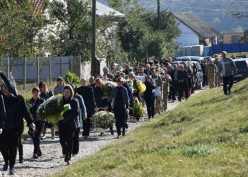 воїна Ігоря Сенчака провели в останню путь у Теребовлянській громаді