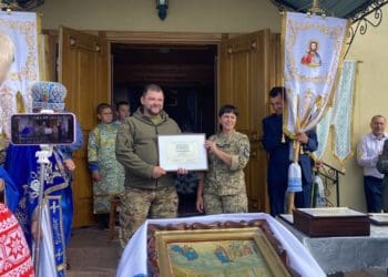 Грамоту від головнокомандувача ЗСУ Валерія Залужного отримав тернопільський журналіст і волонтер Тарас Савчук