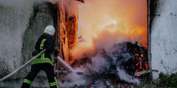 У дачному кооперативі в Тернополі знову згорів будинок