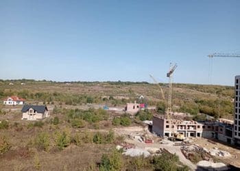 Вісім років без світла: міська рада не дає провести електрику до ділянок захисників України у Тернополі