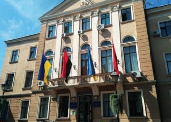 У Тернополі внесли зміни до бюджету і виділили додаткові гроші на військових